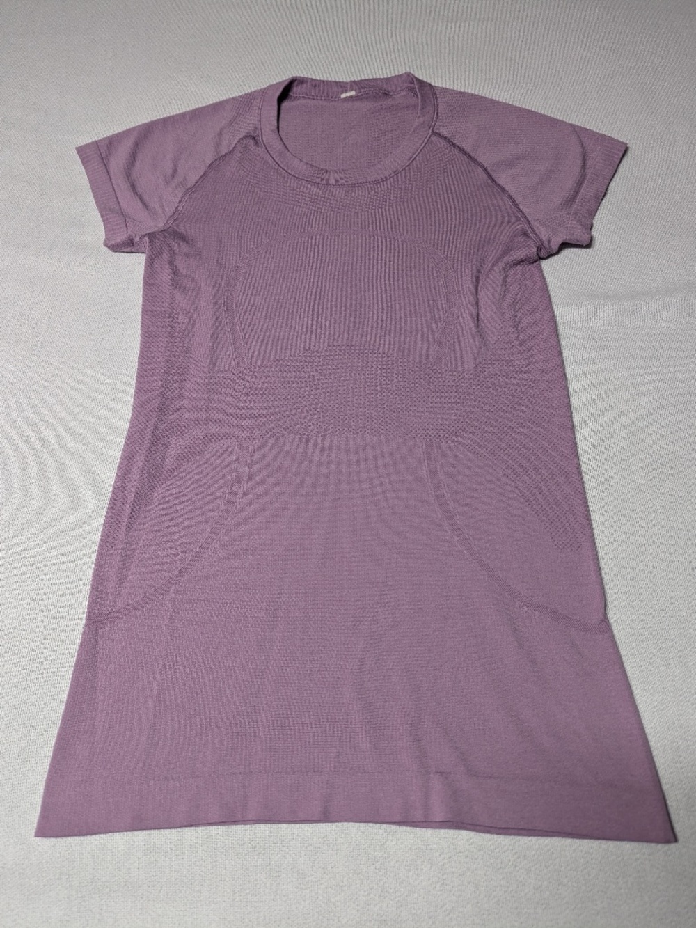 Lululemon Swiftly Tech Short-Sleeve Shirt (Hip Length) - Size 6